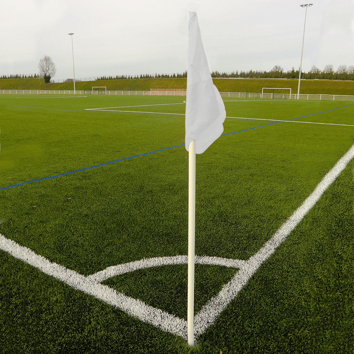 Jeu de 4 poteaux de corner rigides avec 4 fanions