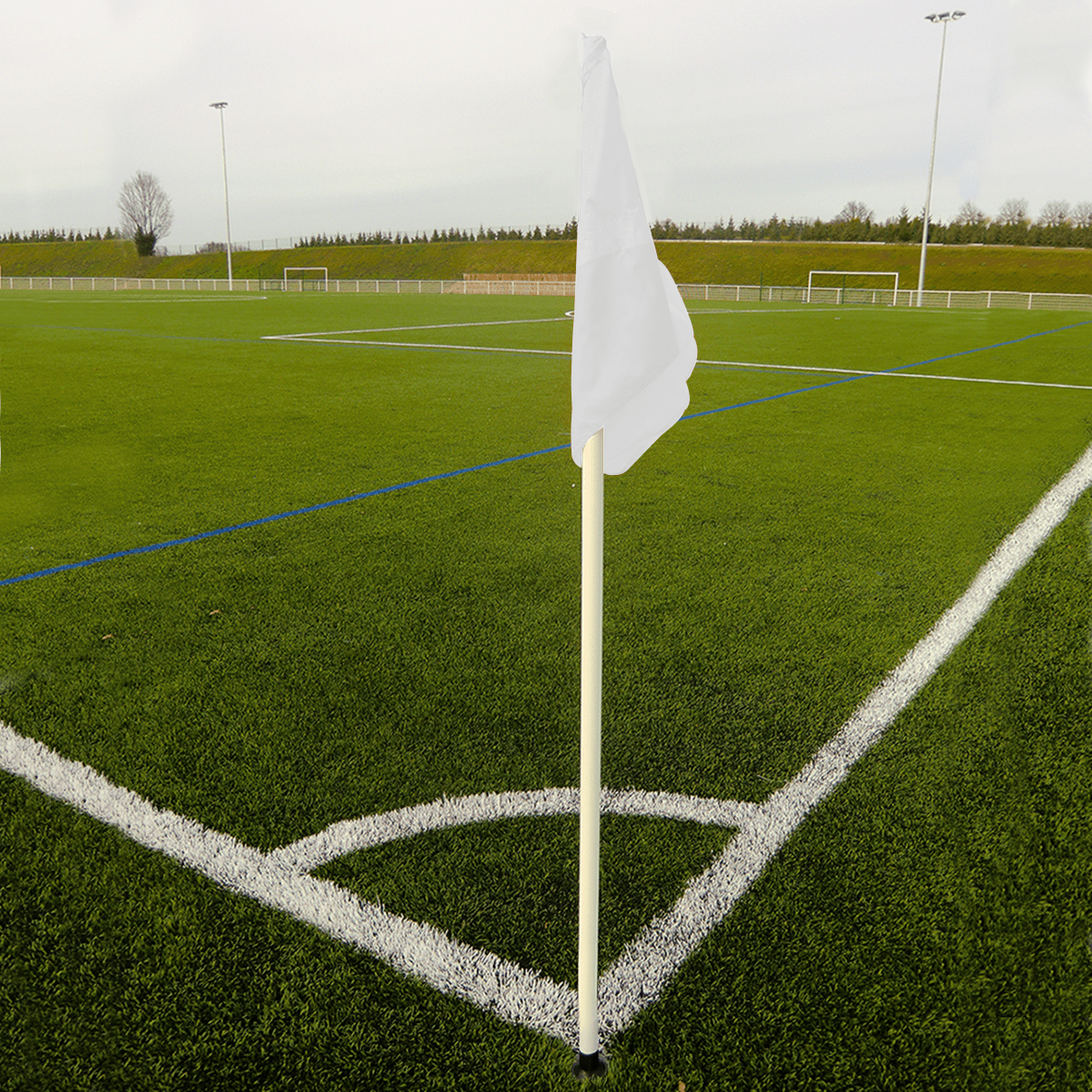Jeu de 4 poteaux de corner articulés avec 4 fanions