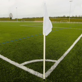 Jeu de 4 poteaux de corner articulés avec 4 fanions