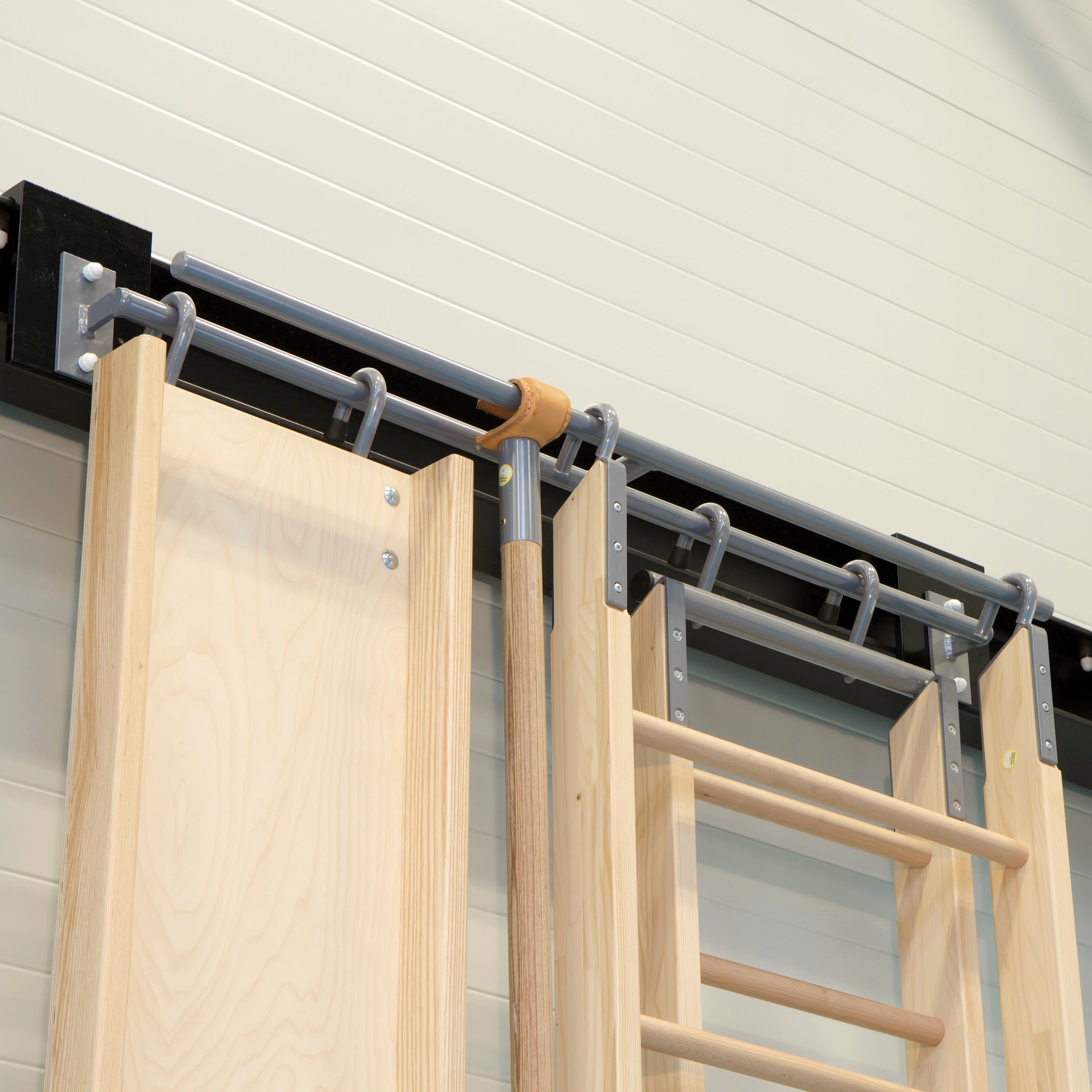 Support de rangement pour équipement supplémentaire