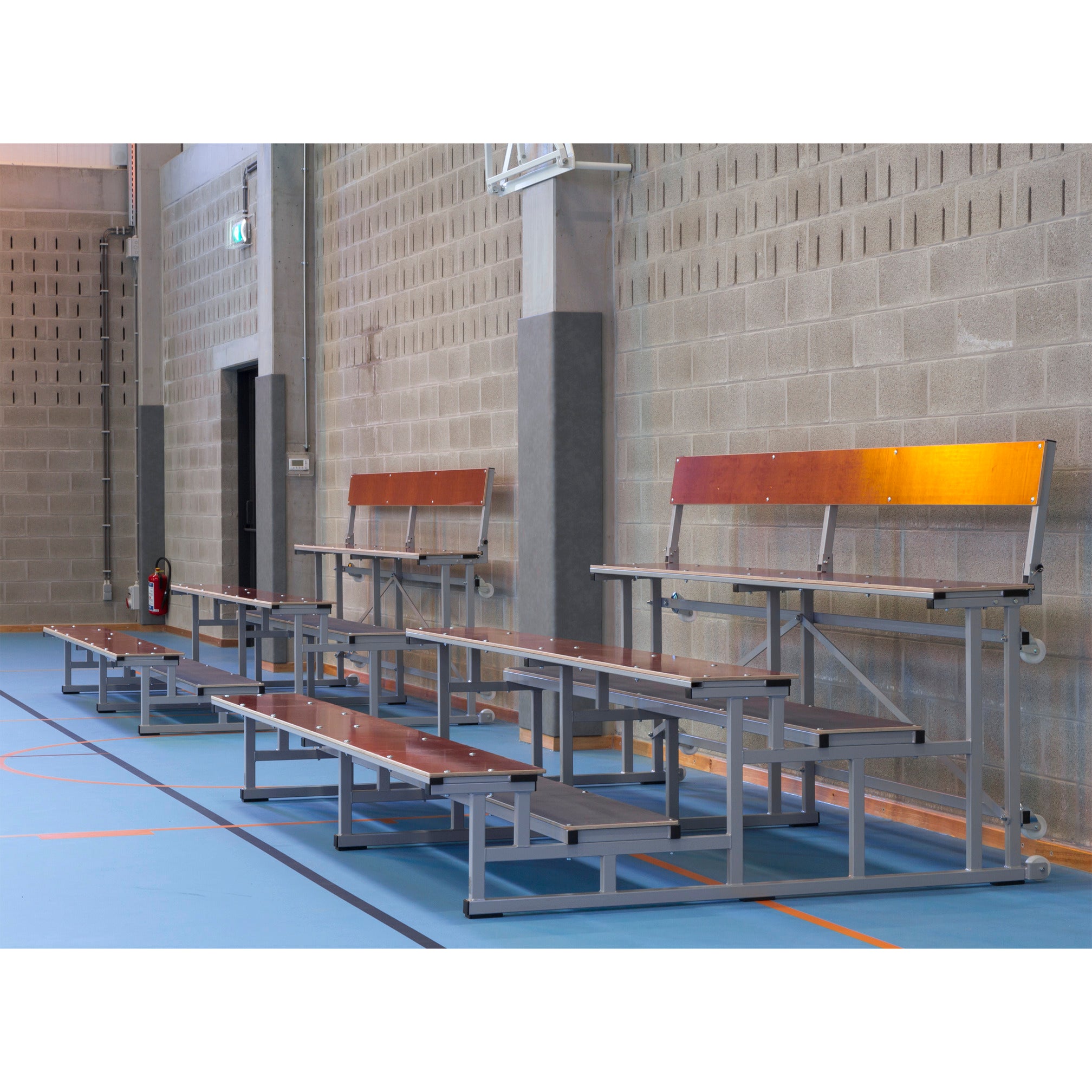 Stands basculants pour environ 18 personnes